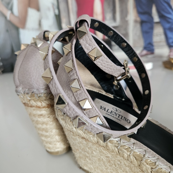 Valentino Garavani Studded Taupe Espadrilles - Picture 6 of 8